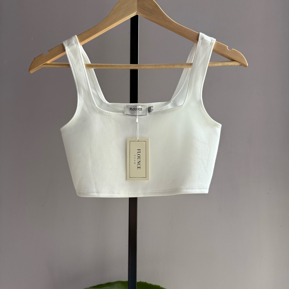 Flounce White Crop Top – Size 2 | NWT 🤍

M20